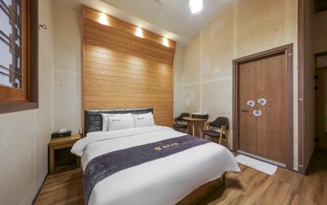 Jeonju Hanok Hotel Kung エクステリア 写真