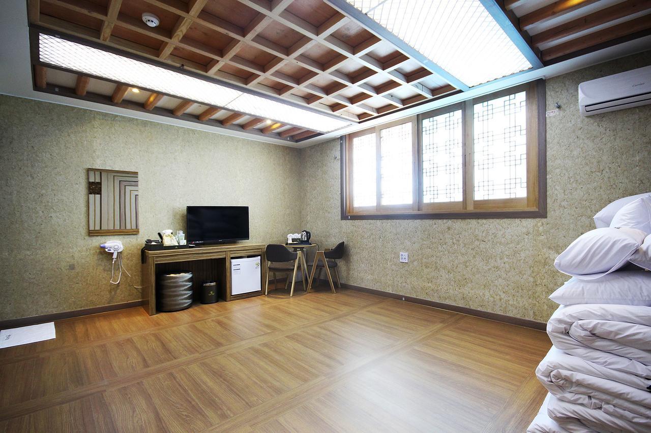 Jeonju Hanok Hotel Kung エクステリア 写真