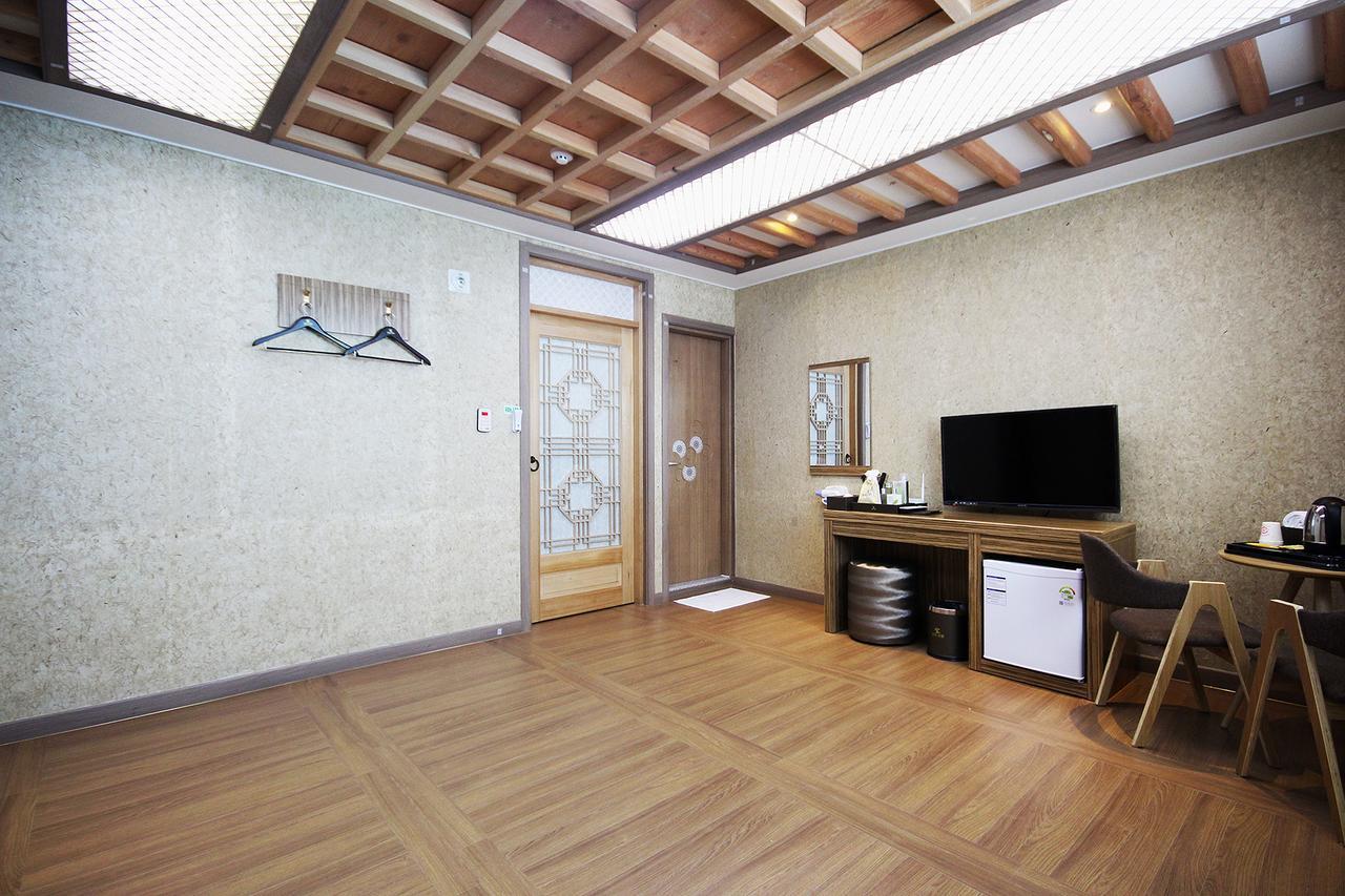 Jeonju Hanok Hotel Kung エクステリア 写真