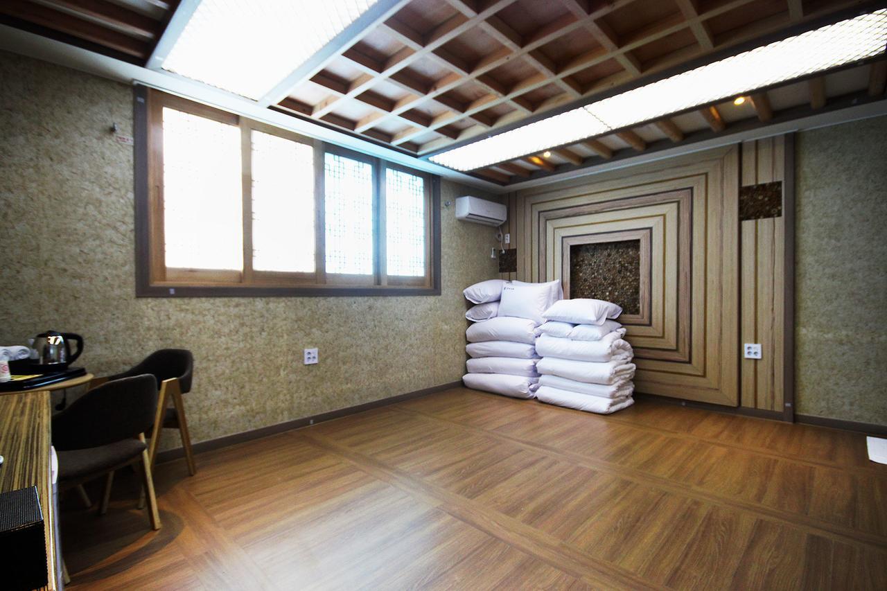 Jeonju Hanok Hotel Kung エクステリア 写真