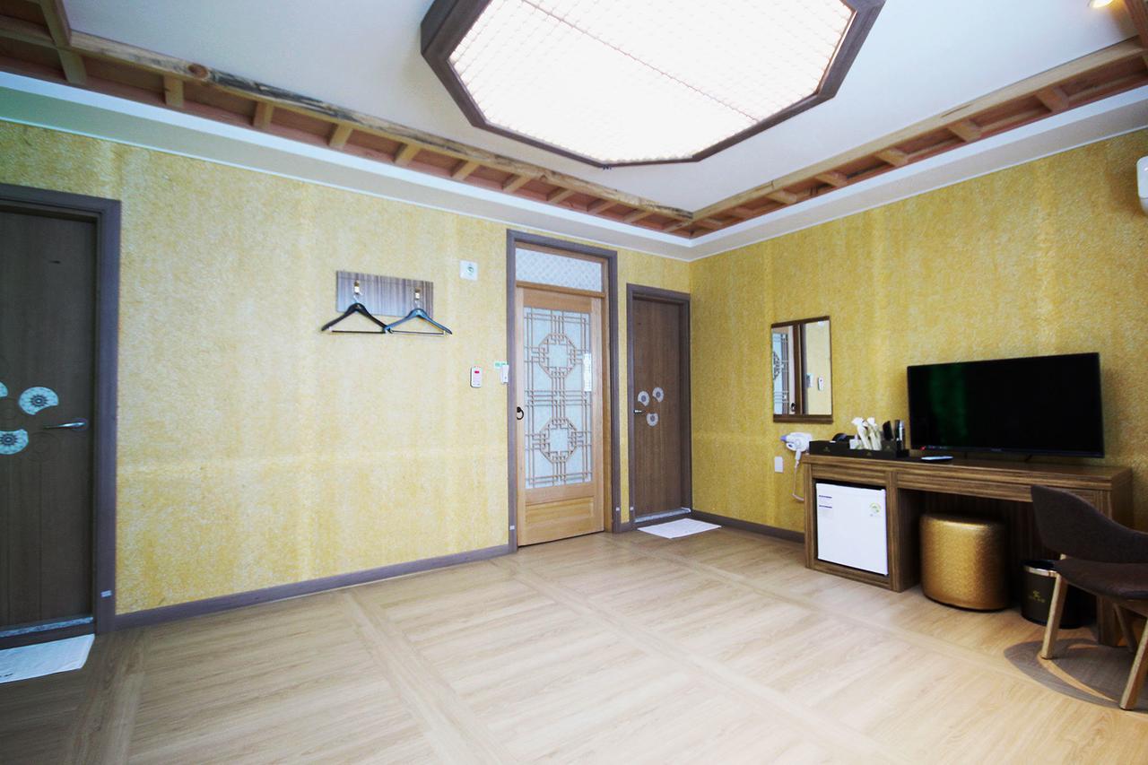 Jeonju Hanok Hotel Kung エクステリア 写真