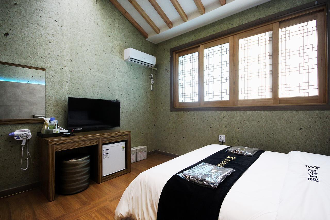 Jeonju Hanok Hotel Kung エクステリア 写真